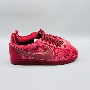 Nike Shoes Womens 7 Red Velvet Cortez SE Classic Floral Embroidered Gold Low Top